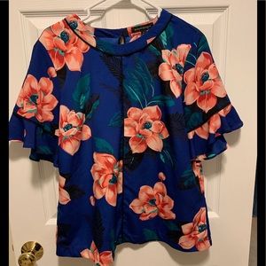 Banana Republic flutter sleeve top